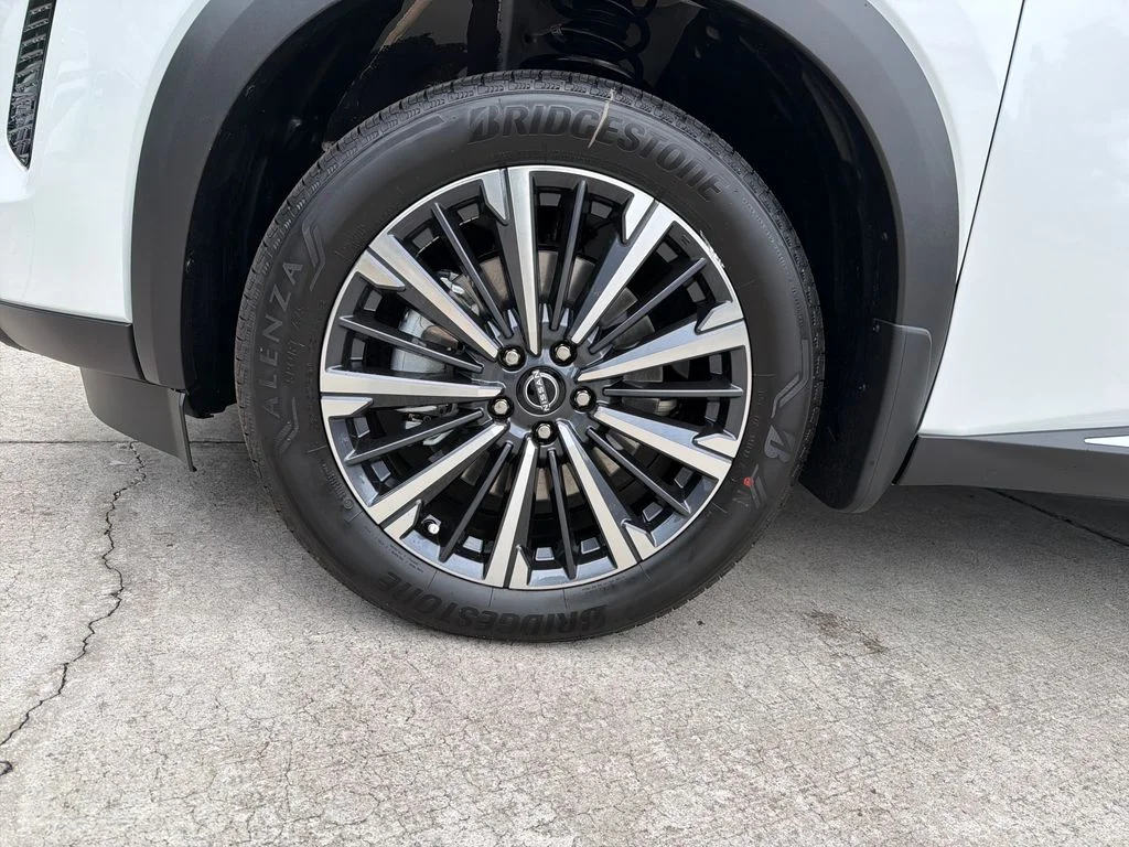 New 2026 Everest White Pearl TriCoat Nissan Platinum image 11
