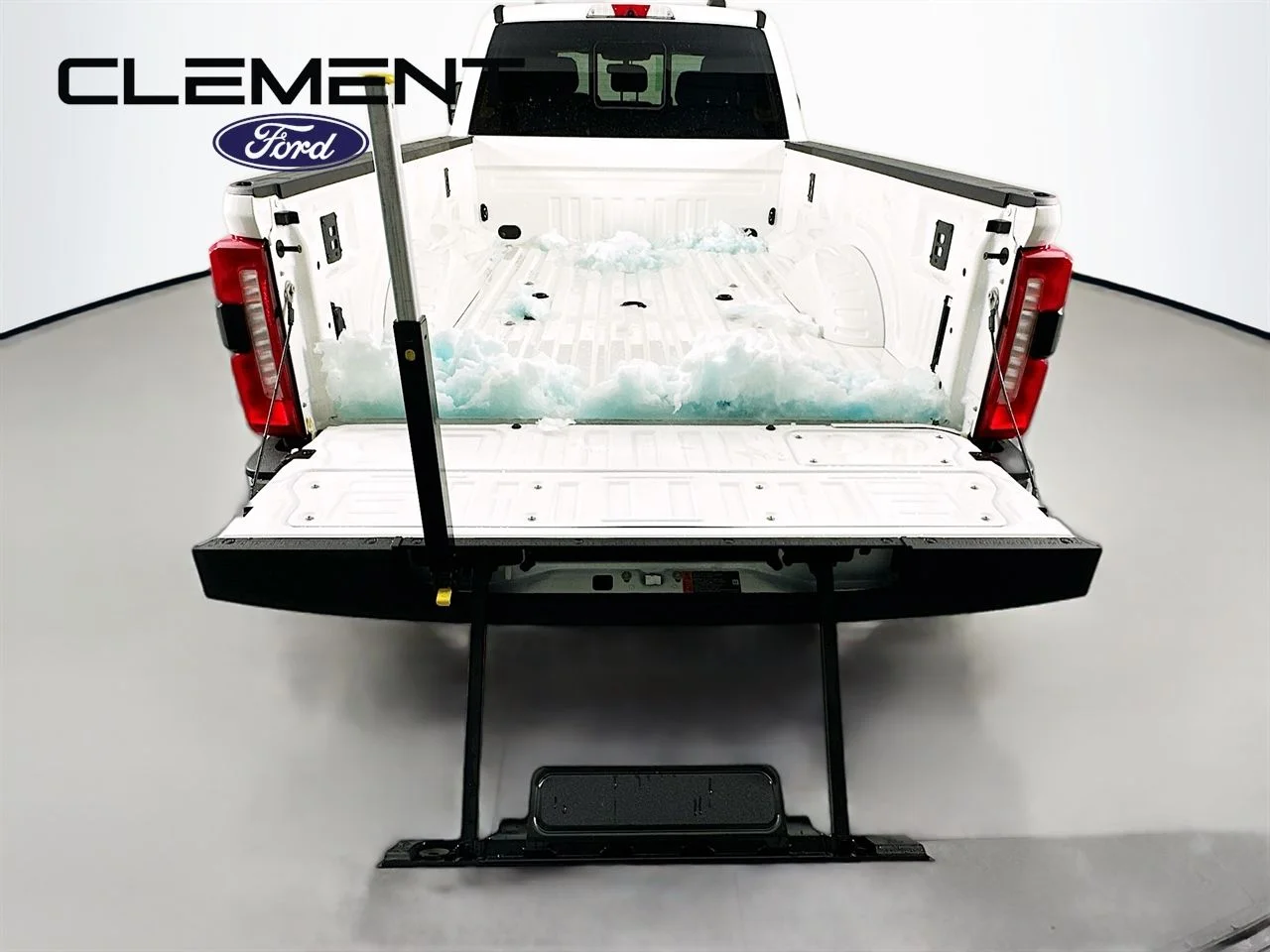 New 2026 Star White Metallic Tri-Coat Ford F-350® King Ranch® image 10