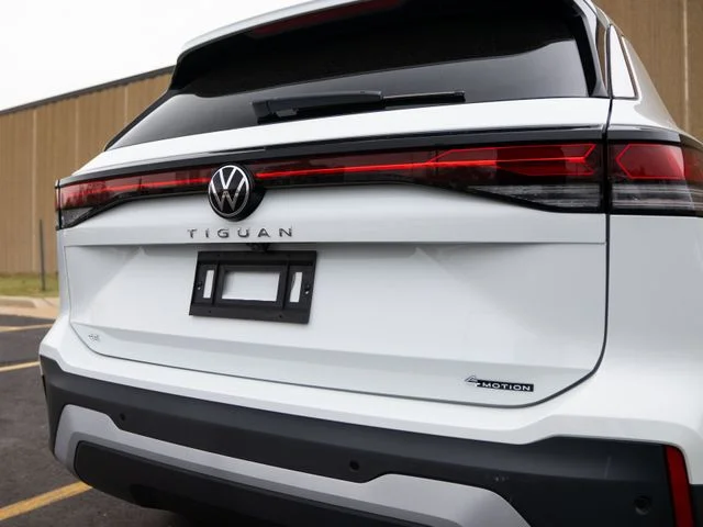 New 2026 White/off-white Volkswagen 2.0T SE image 10