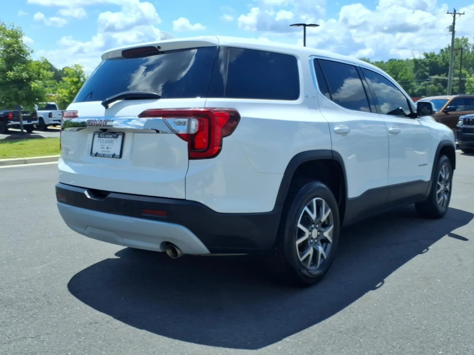 Used 2021 WHITE GMC SLE image 2