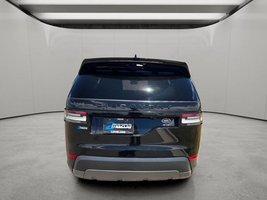 Used 2017 Santorini Black Metallic Land Rover SE image 4