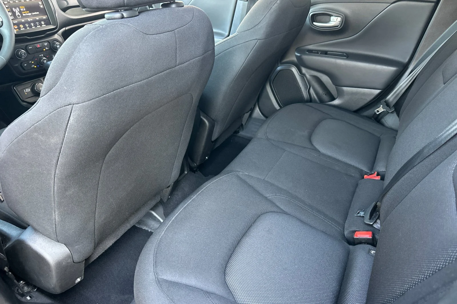 Used 2023 Gray Jeep Latitude image 12