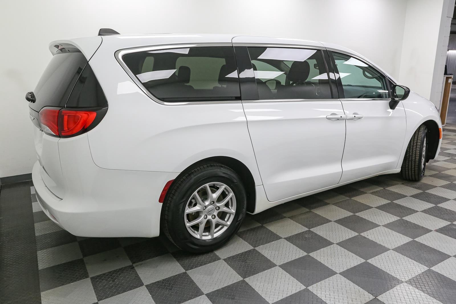 Used 2024 Bright White Clearcoat Chrysler LX image 8