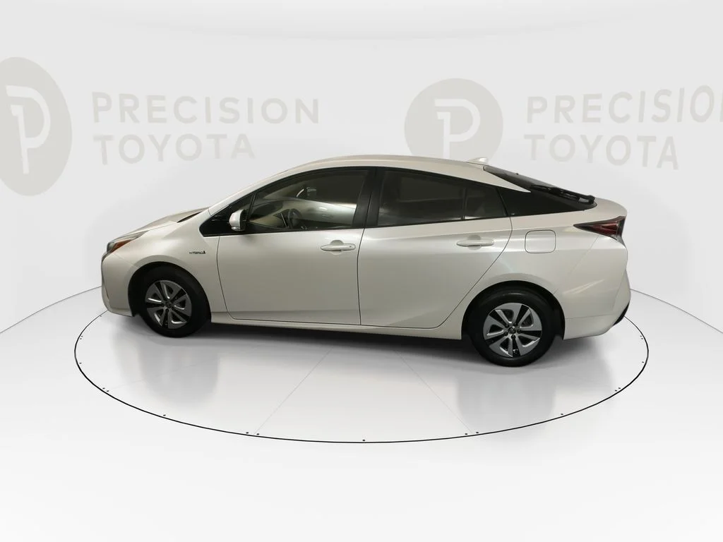 Used 2016 Blizzard Pearl Toyota Three image 13