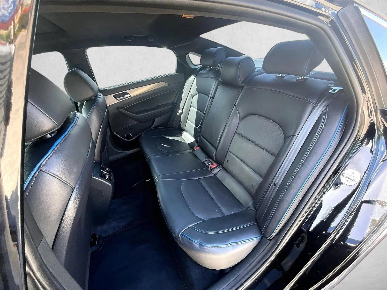 Used 2018 Phantom Black Hyundai Limited image 28
