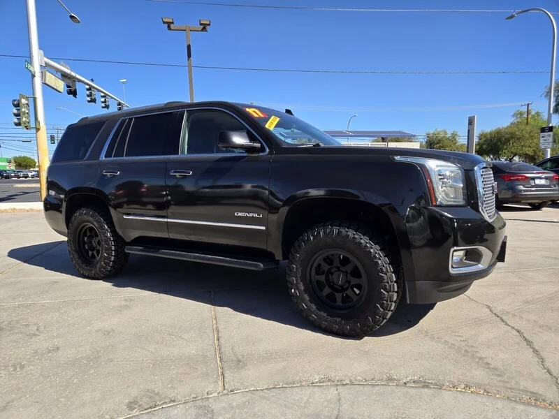 Used 2017 Onyx Black GMC Denali image 4