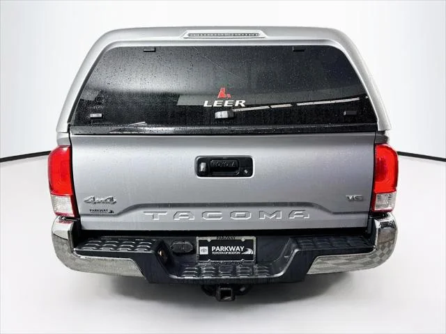 Certified Used 2017 SILVER ME Toyota  image 6