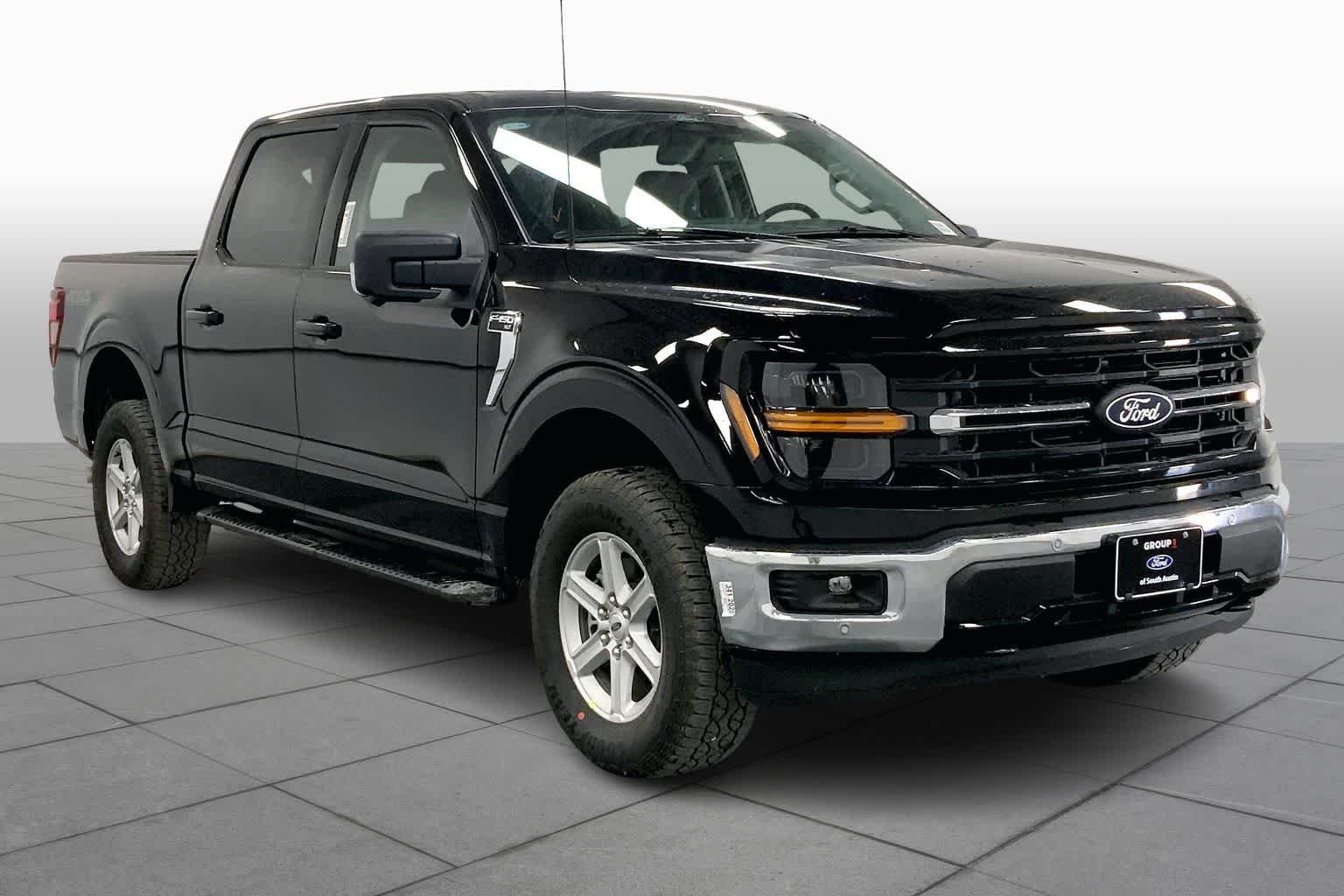 New 2026 Agate Black Metallic Ford XLT image 2