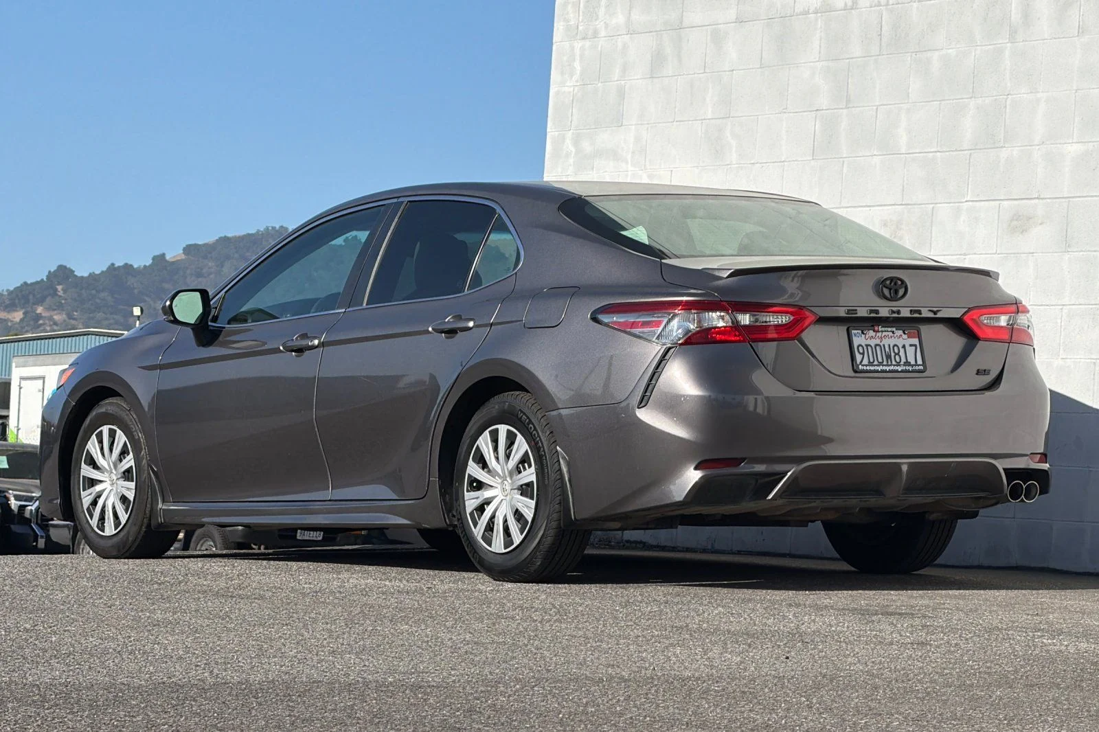 Used 2018 Gray Toyota SE image 6