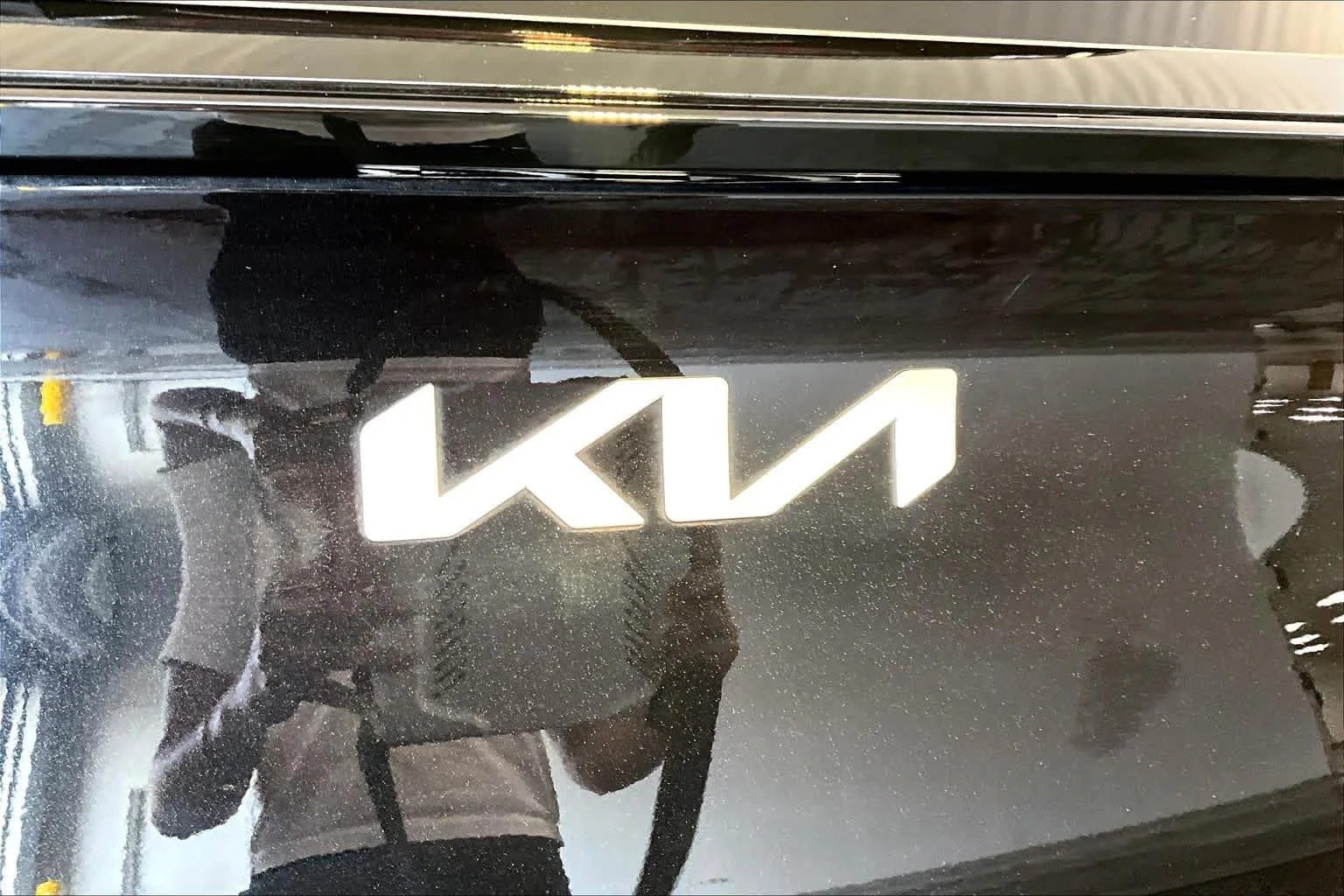 Used 2023 Fusion Black Kia X-Line Prestige image 32