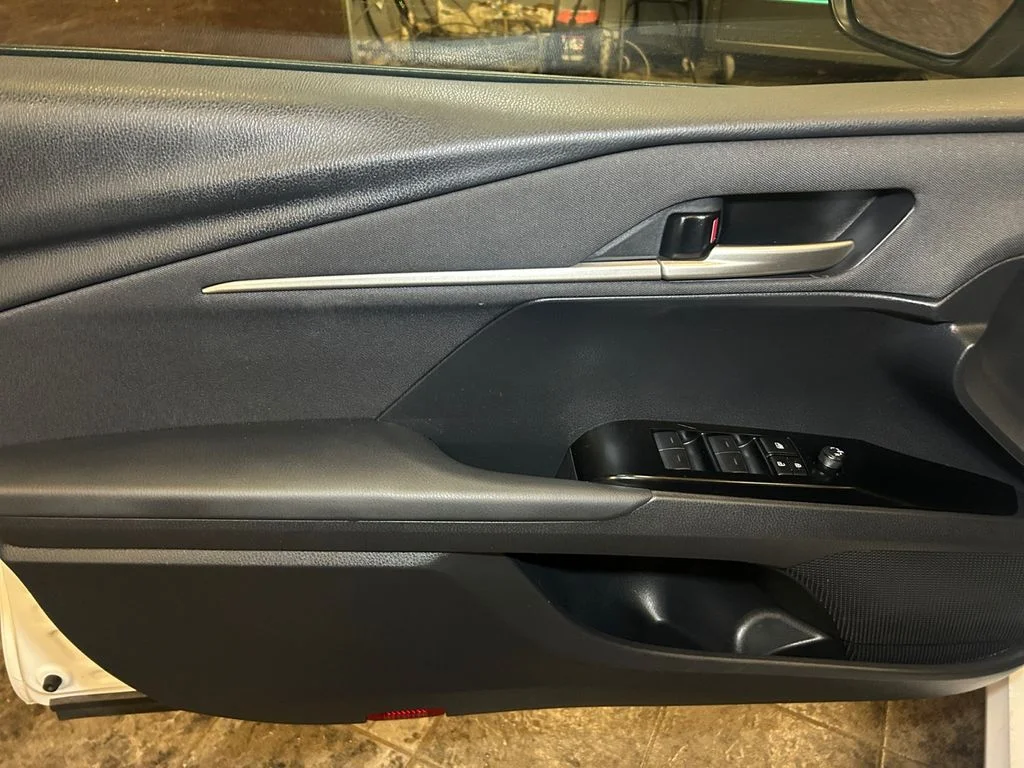 Used 2025 Ice Toyota LE image 19