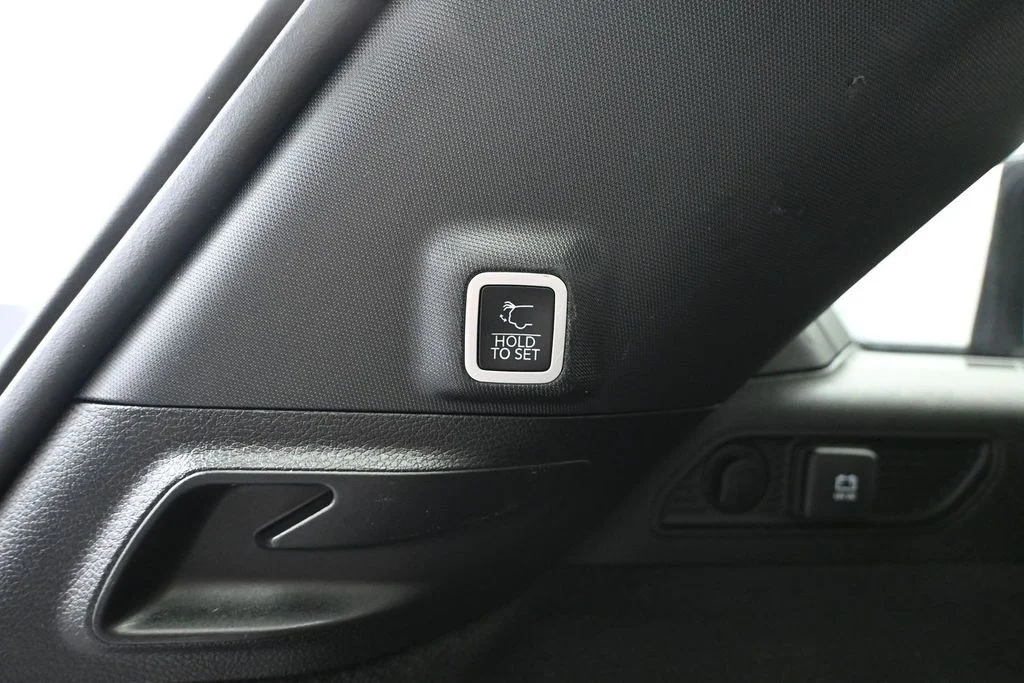 Used 2023 Gray Jeep Overland 4xe image 36