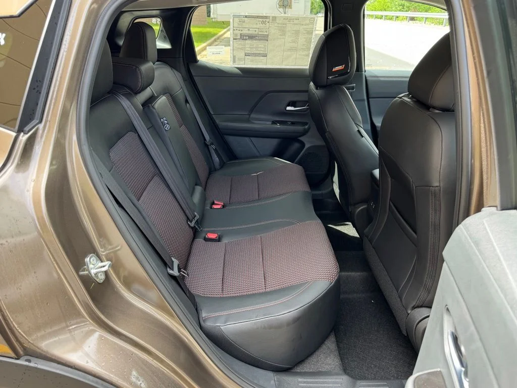 New 2026 Canyon Bronze Metallic Nissan SR image 10