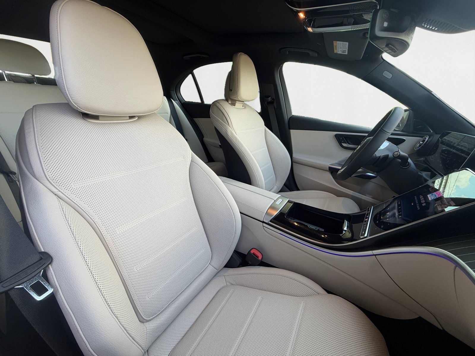 New 2026 MANUFAKTUR exclusive graphite grey magno Mercedes-Benz C 300 image 40