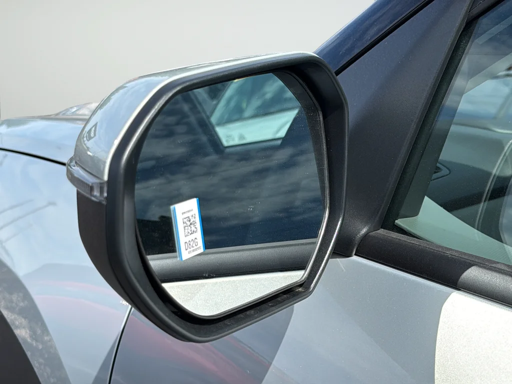 New 2027 Ivory Silver Kia LX image 30