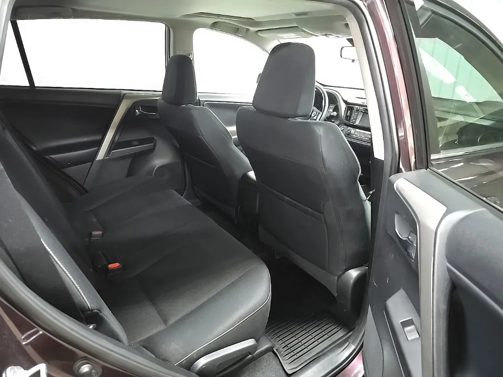 Used 2018 Black Toyota XLE image 18