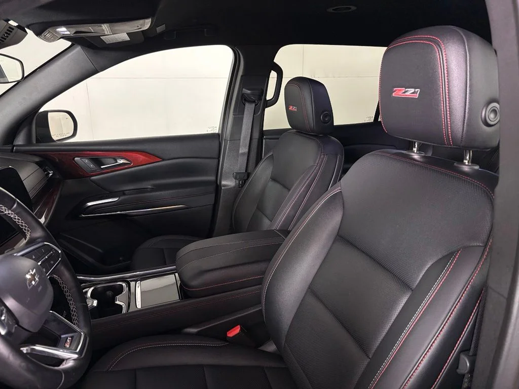 Used 2025 Black Chevrolet Z71 image 18