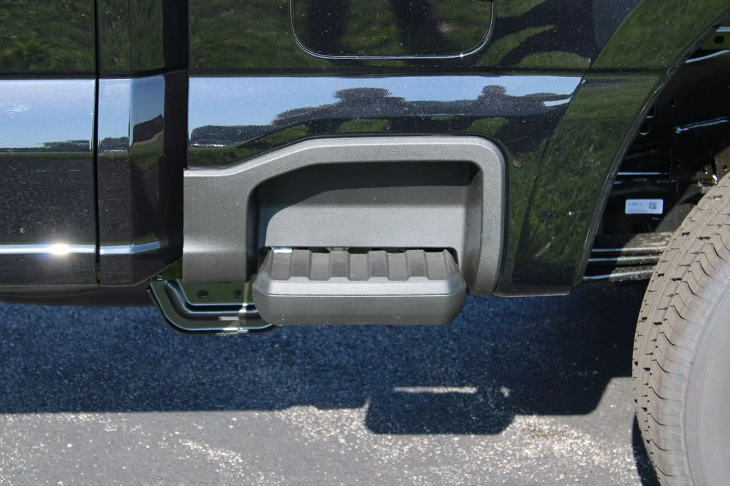 New 2026 Agate Black Metallic Ford F-250® XLT image 9
