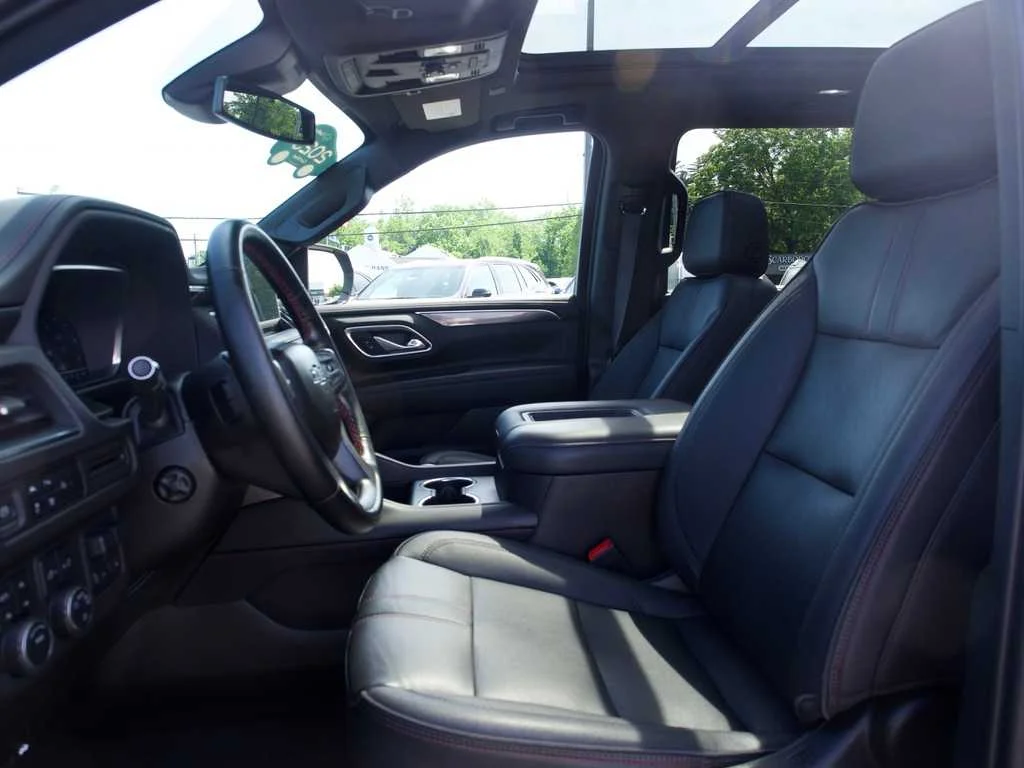 2023 Chevrolet Suburban RST - Photo 16