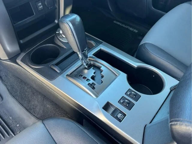 Used 2019 White Toyota SR5 Premium image 25