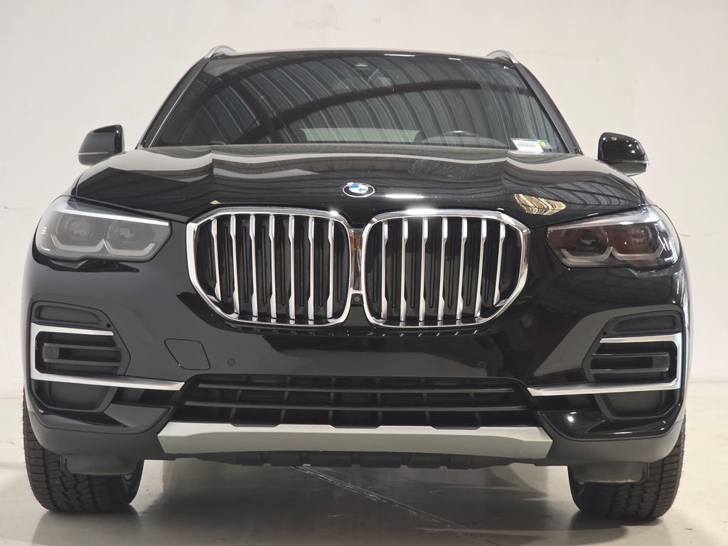 Used 2023 Black BMW xDrive40i image 3