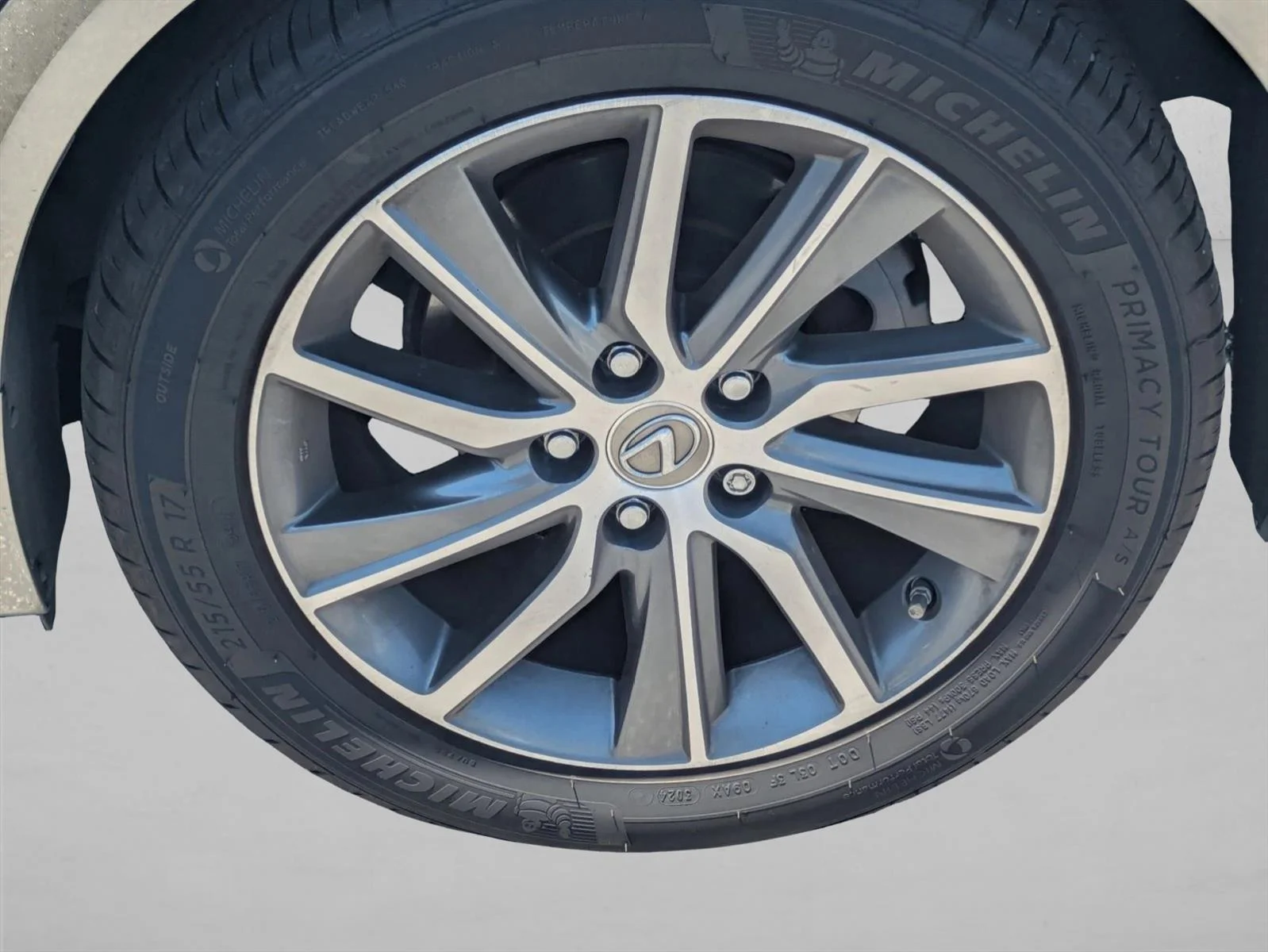 Used 2016 Silver Lexus Hybrid image 17