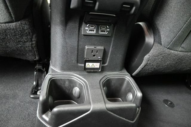 Used 2025 White Jeep Sahara image 18