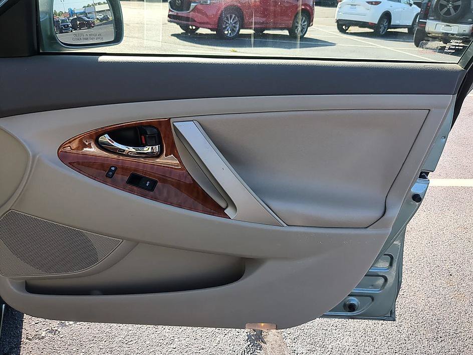 Used 2011 Aloe Green Metallic Toyota XLE image 35