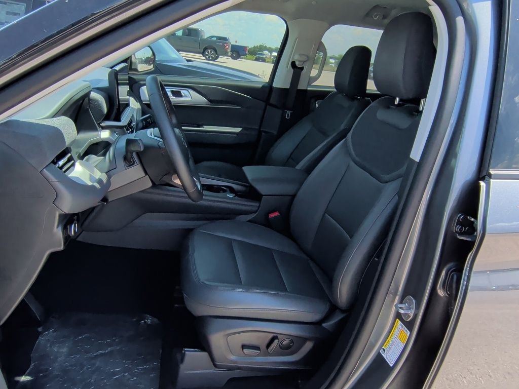 New 2026 Carbonized Gray Metallic Ford Active image 12