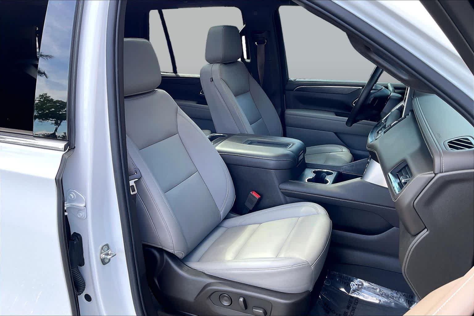 Used 2023 Summit White Chevrolet LT image 14