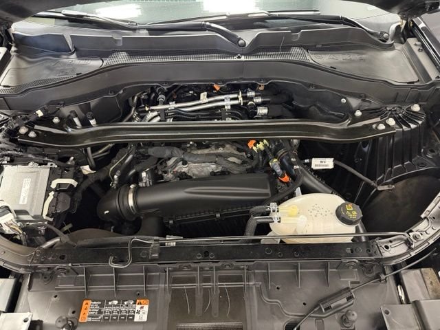 Certified Used 2025 Agate Black Metallic Ford ST-Line image 50