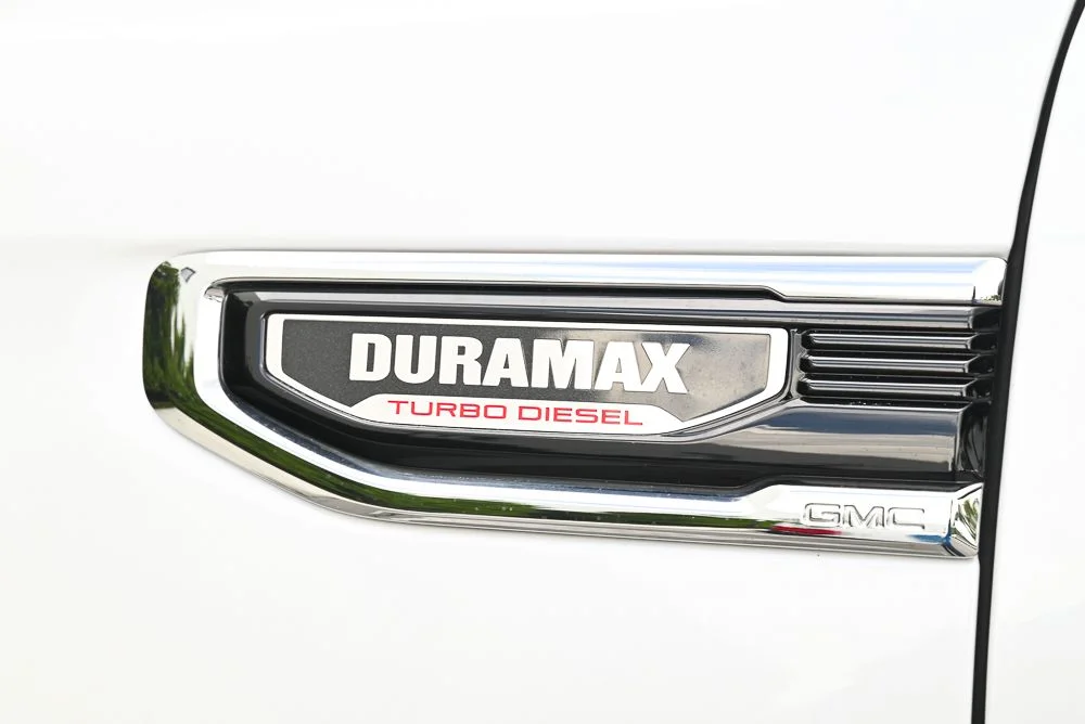 Used 2023 White GMC SLT image 8