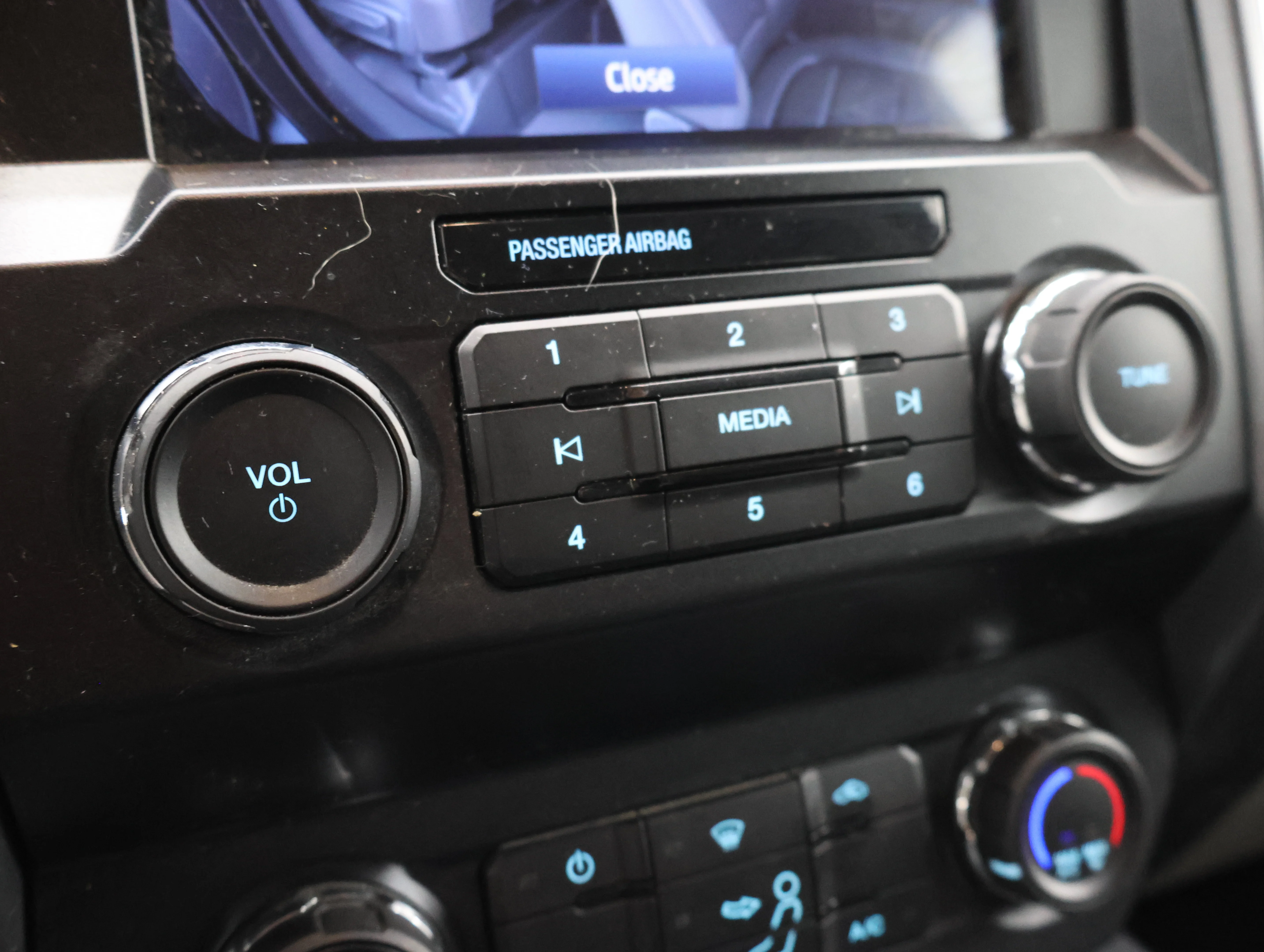 Used 2022 Oxford White Ford XLT image 47