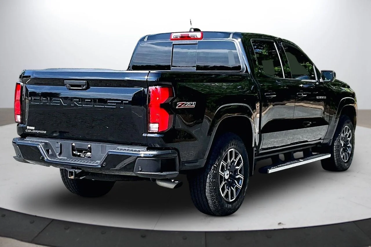 Certified Used 2025 Black Chevrolet Z71 image 9