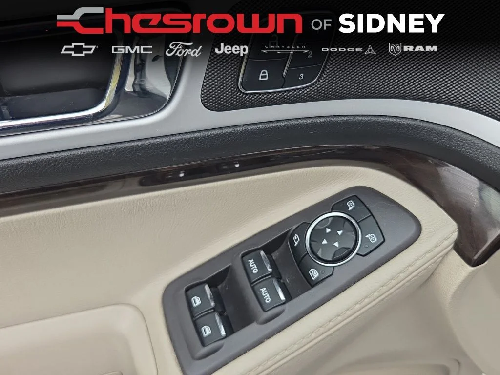 Used 2014 White Ford Limited image 32