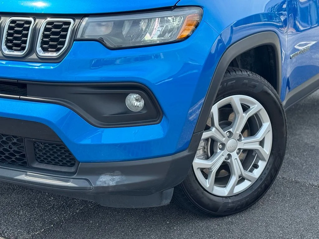 Used 2024 Blue Jeep Latitude image 5