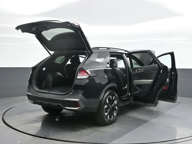 Used 2023 Black Kia X-Line image 29