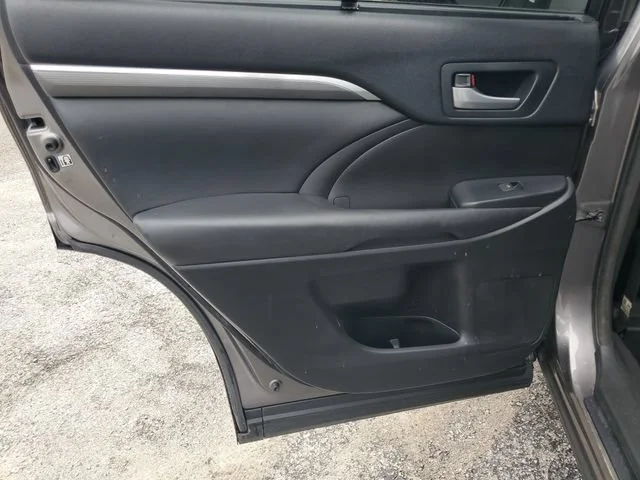 Used 2017 Predawn Gray Mi Toyota XLE image 26