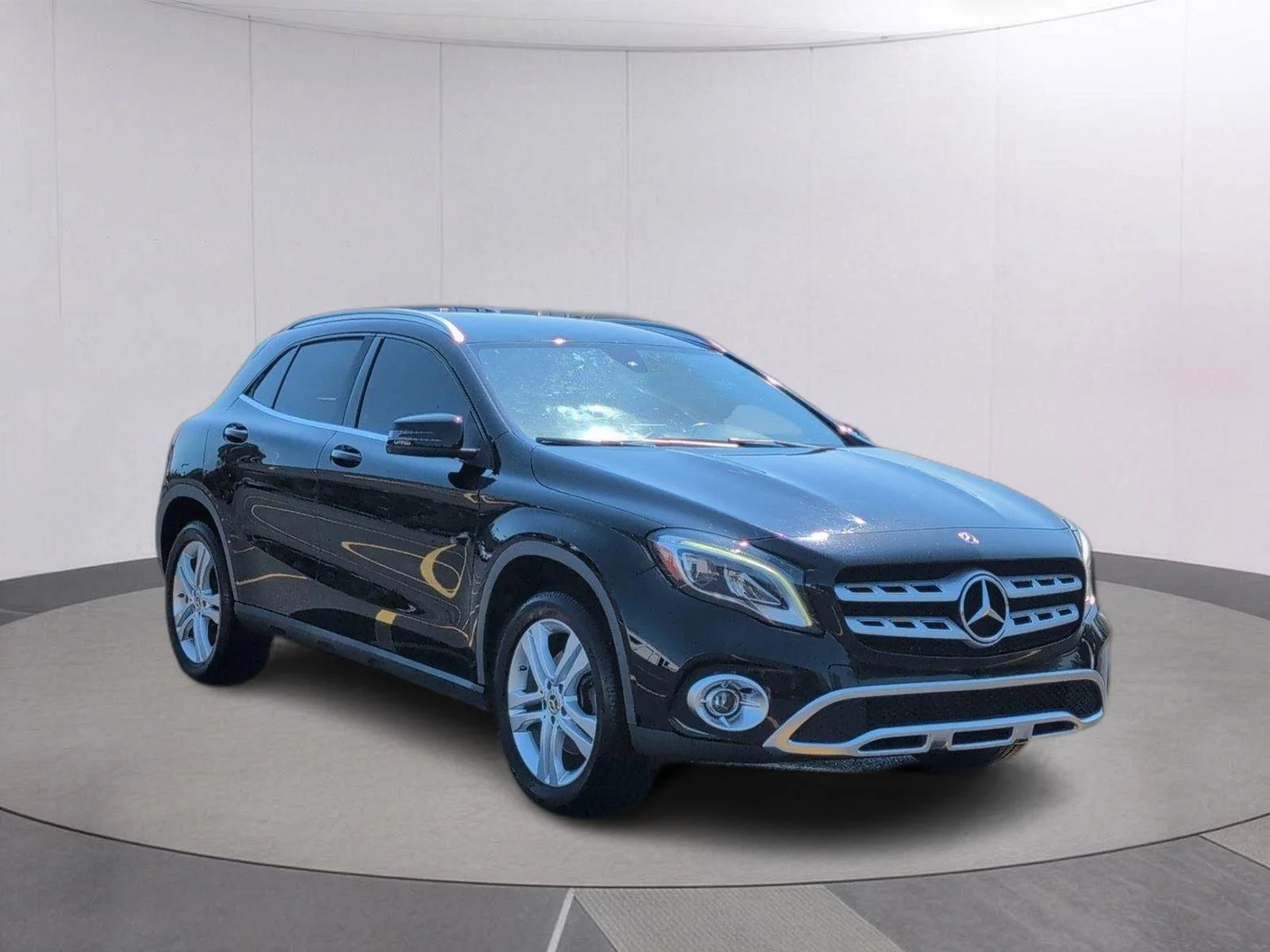 Used 2020 Night Black Mercedes-Benz GLA 250 image 9