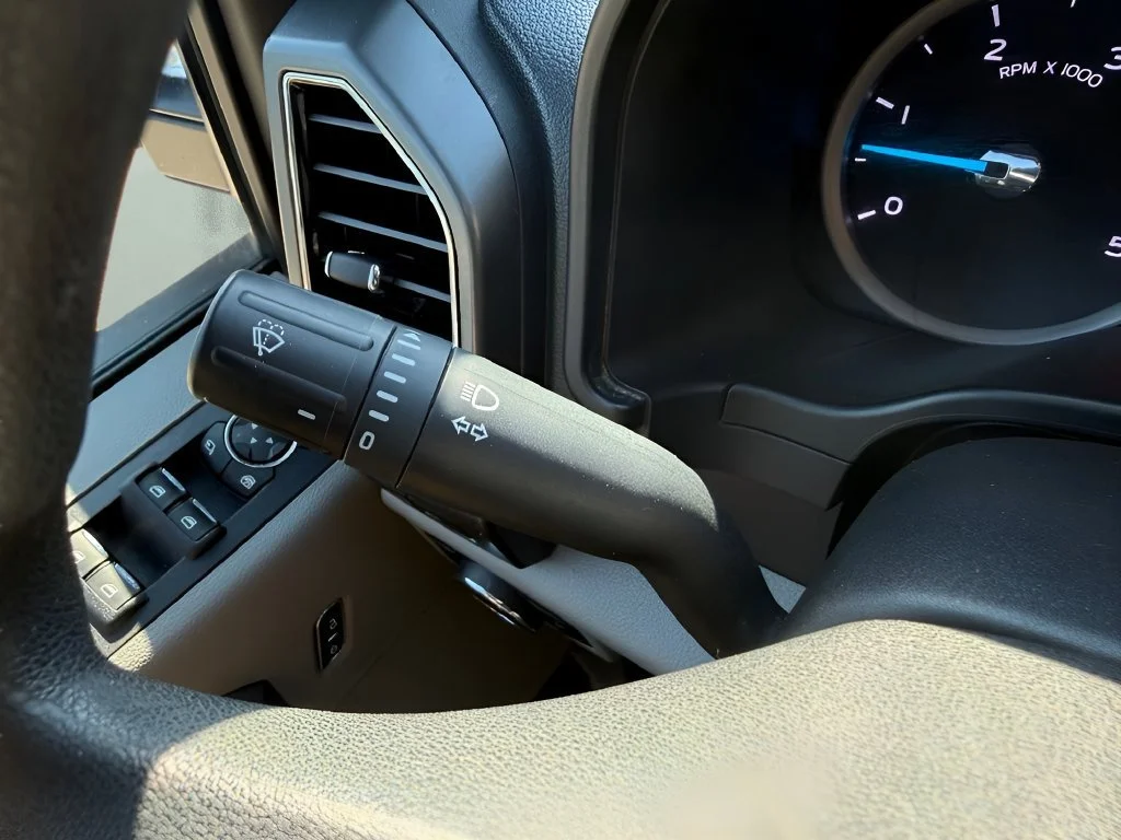 Used 2021  Ford XL image 28