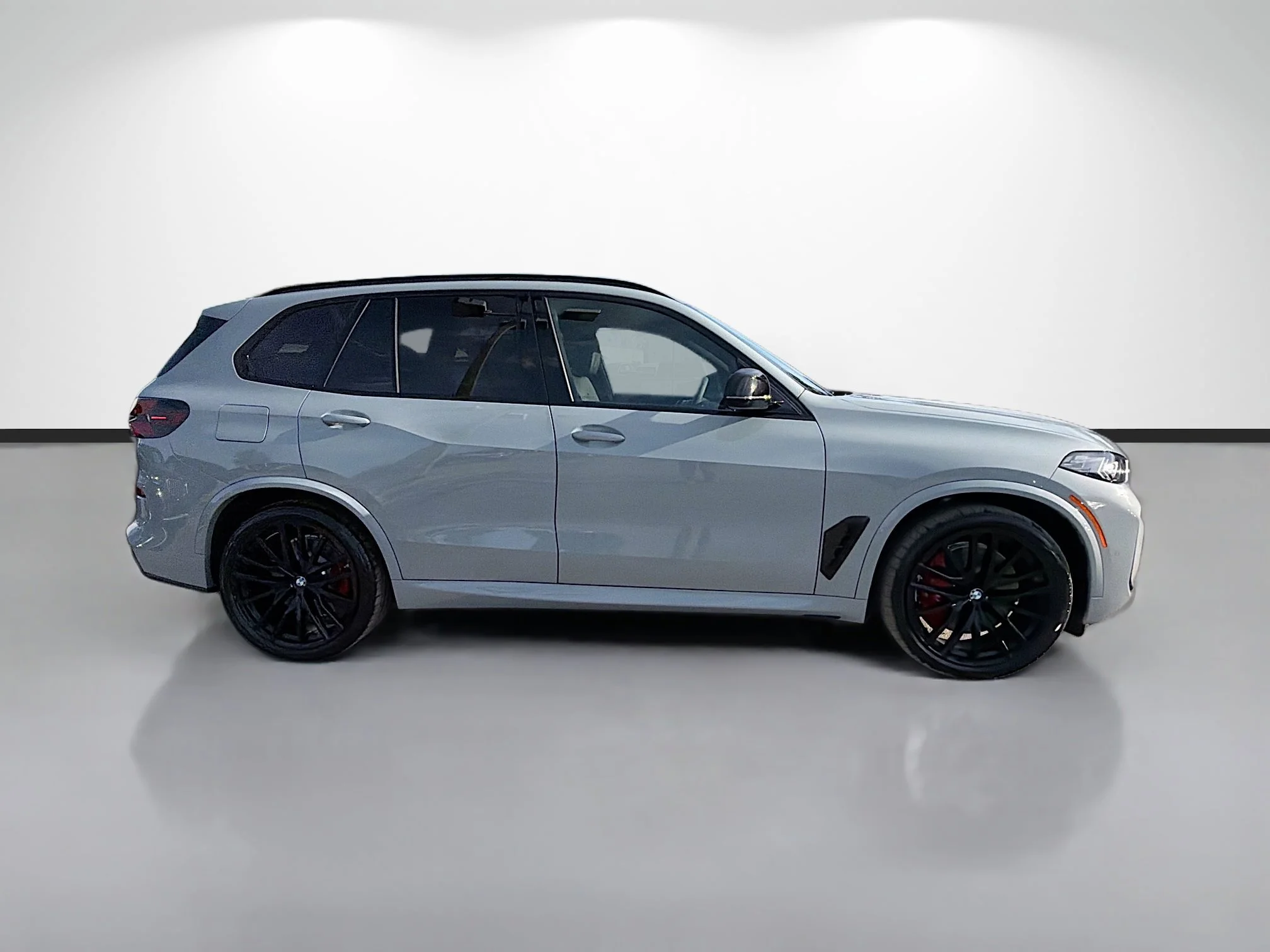 New 2026 Brooklyn Grey Metallic BMW M60i image 2
