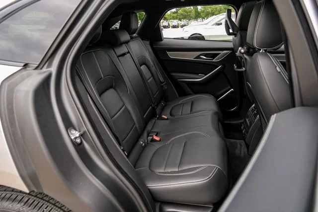 2026 Jaguar F-Pace R-Dynamic S - Photo 44