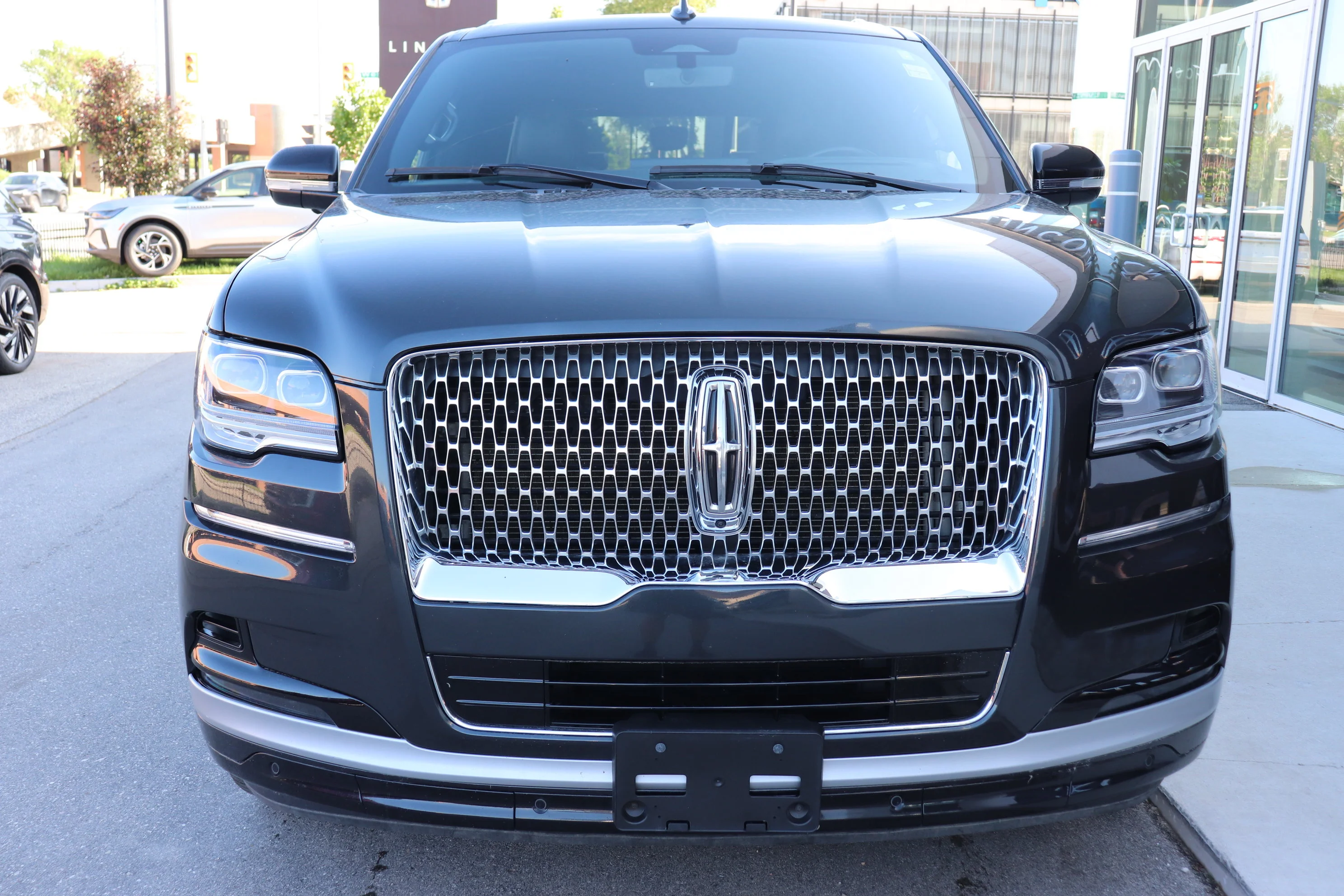 Used 2023 Black Lincoln Reserve image 2