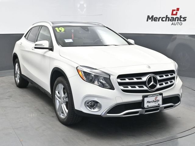 Used 2019 White Mercedes-Benz GLA 250 image 1