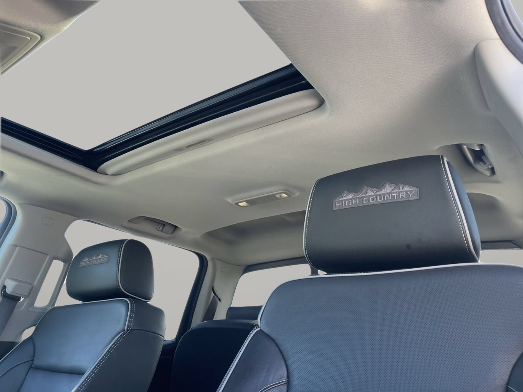 Used 2019 Summit White Chevrolet High Country image 21