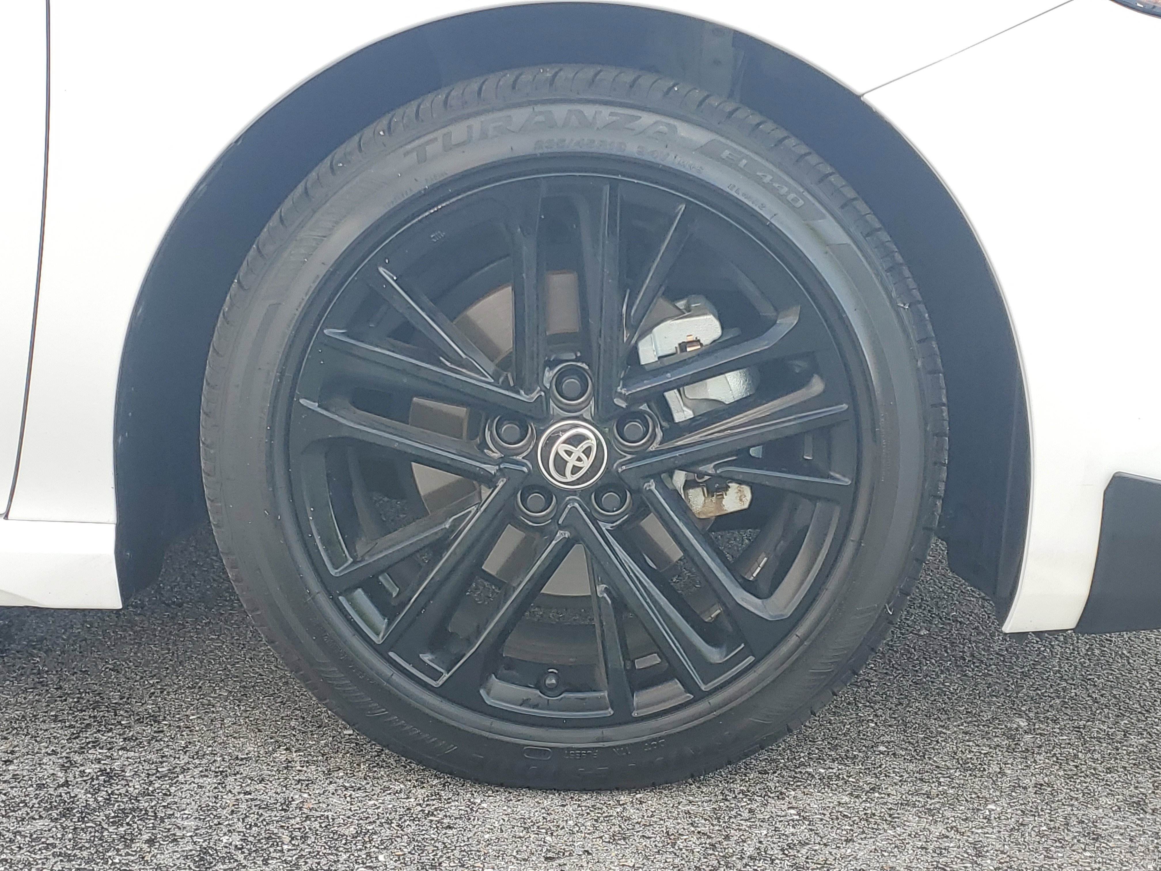 Used 2025 Ice Cap Toyota SE image 6