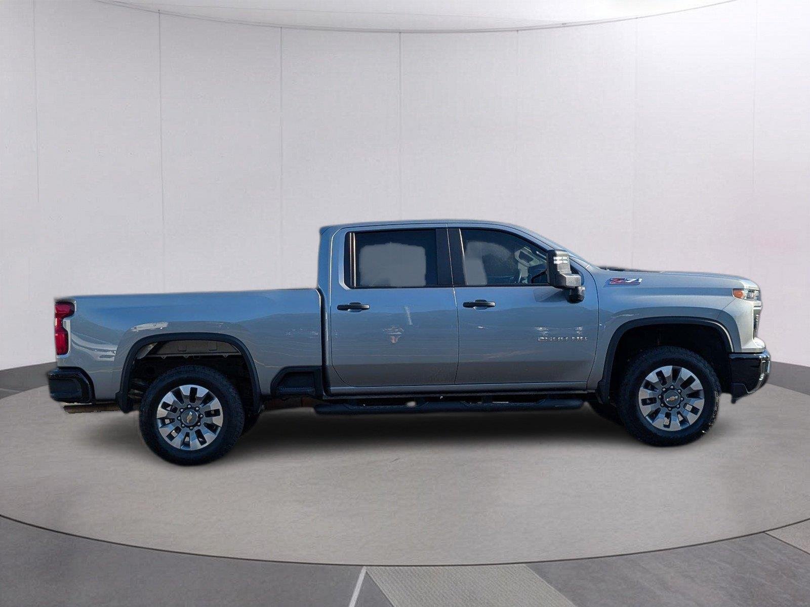 Used 2025 Sterling Gray Metallic Chevrolet Custom image 8
