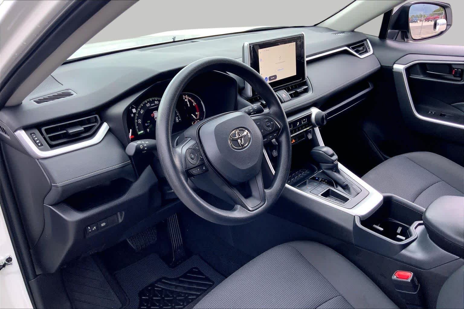 Used 2025 Ice Cap Toyota LE image 17