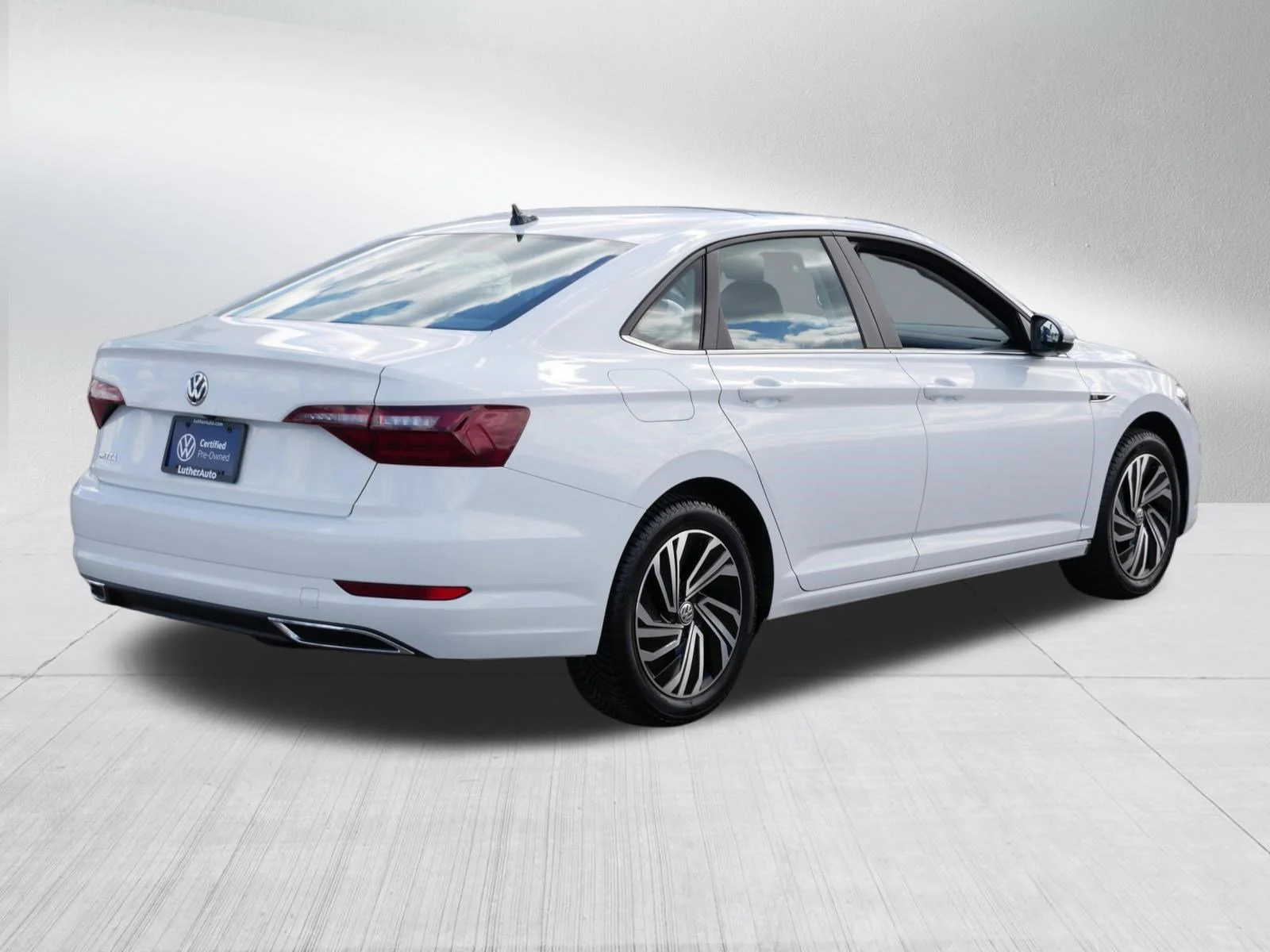 Certified Used 2021 Pure White Volkswagen SEL Premium image 7