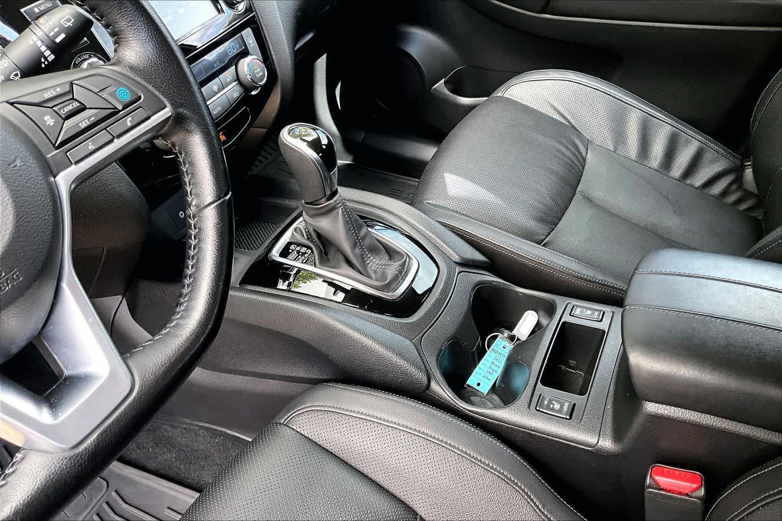 Used 2022 Brilliant Silver Metallic Nissan SL image 17
